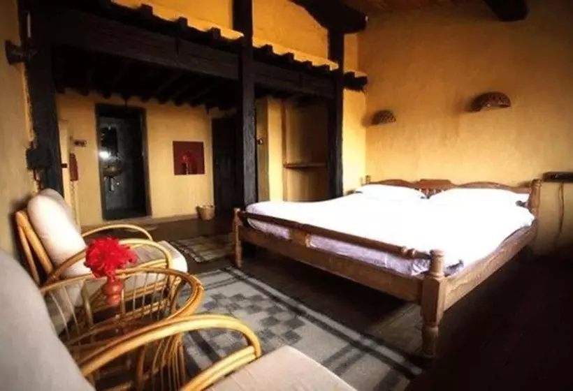 هتل Gaun Ghar