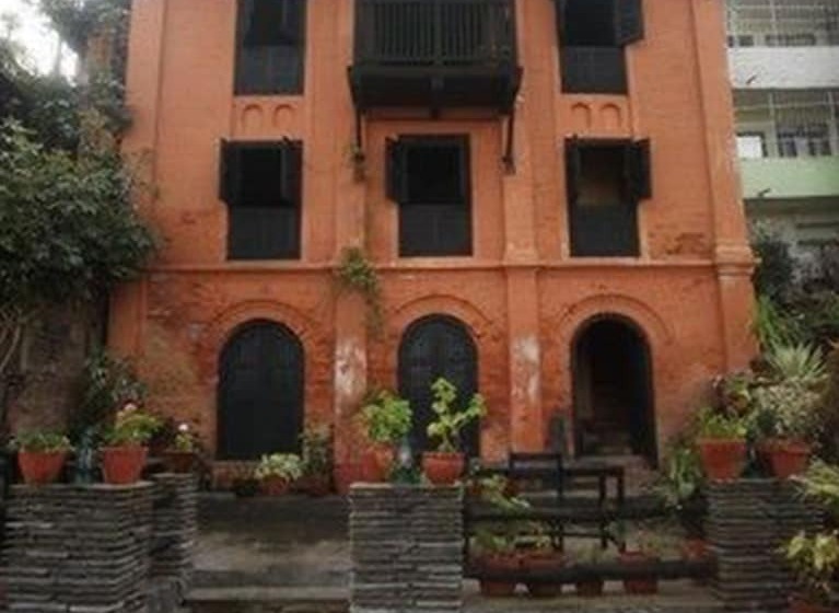 هتل Gaun Ghar