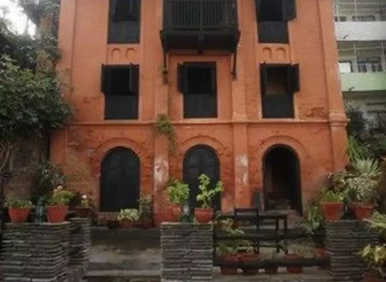 هتل Gaun Ghar