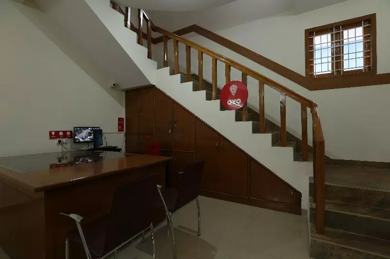 Hotelli Lmf Paradise Private Limited By Oyo Rooms