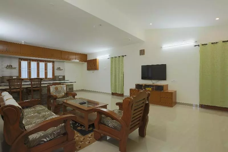 Hotelli Lmf Paradise Private Limited By Oyo Rooms