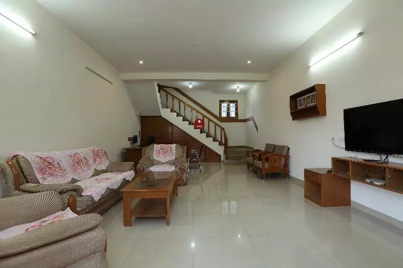 Hotelli Lmf Paradise Private Limited By Oyo Rooms