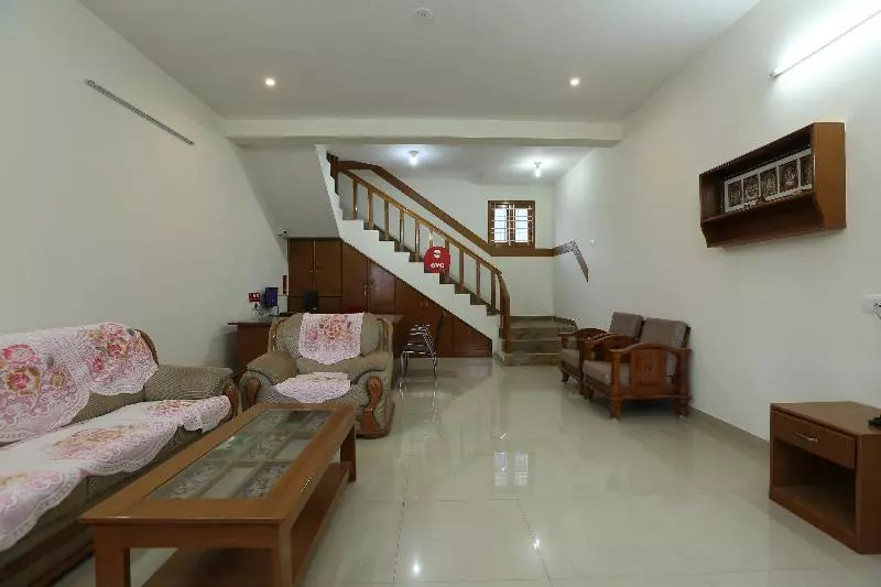 Hotelli Lmf Paradise Private Limited By Oyo Rooms