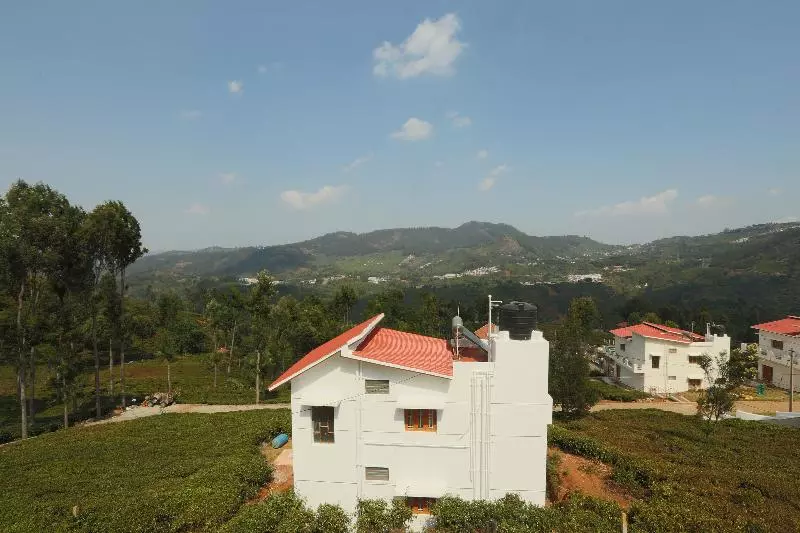 Hotelli Lmf Paradise Private Limited By Oyo Rooms