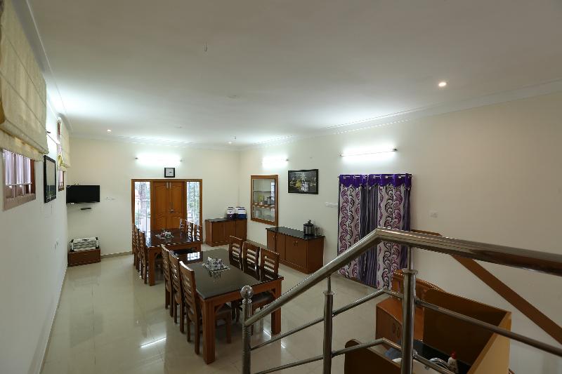 ホテル Lmf Paradise Private Limited By Oyo Rooms