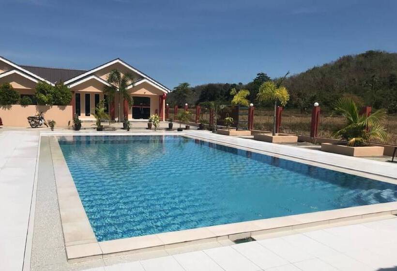 Отель Nahdhoh Langkawi Resort