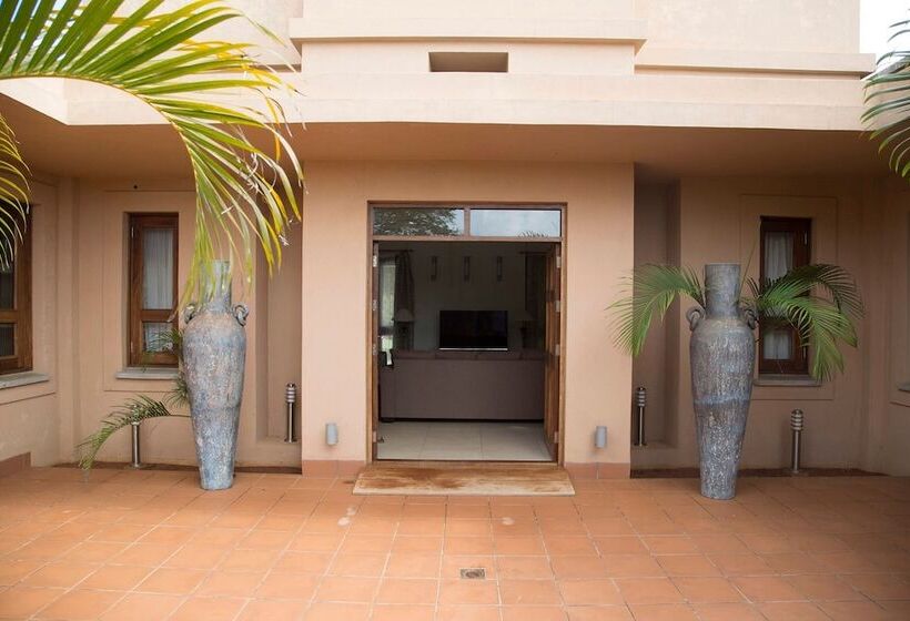 هتل Vipingo Ridge Luxury Villa