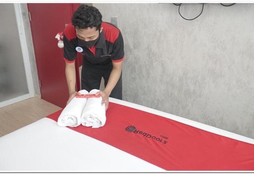 פנסיון Reddoorz Plus Near Mall Bali Galeria 2