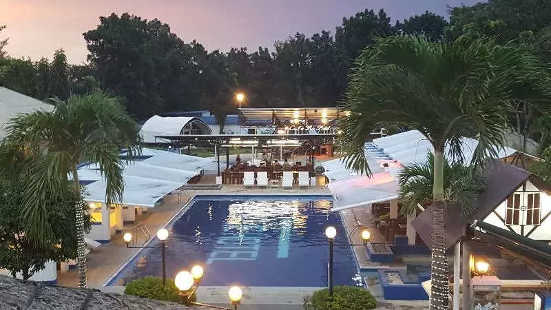 Blue Hotel And Resort