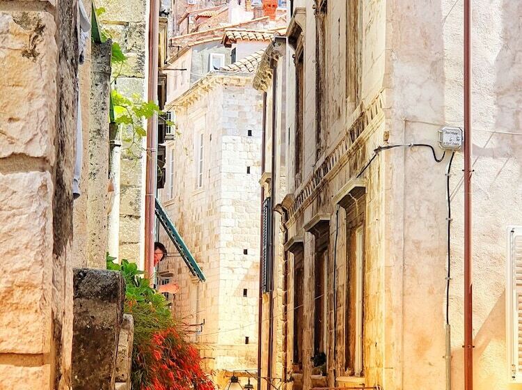 Heart Of The City Apartments