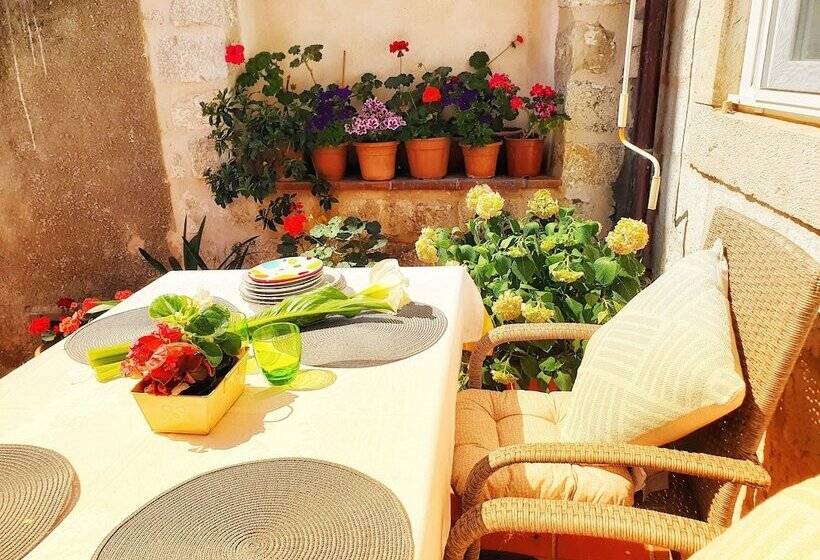 Heart Of The City Apartments