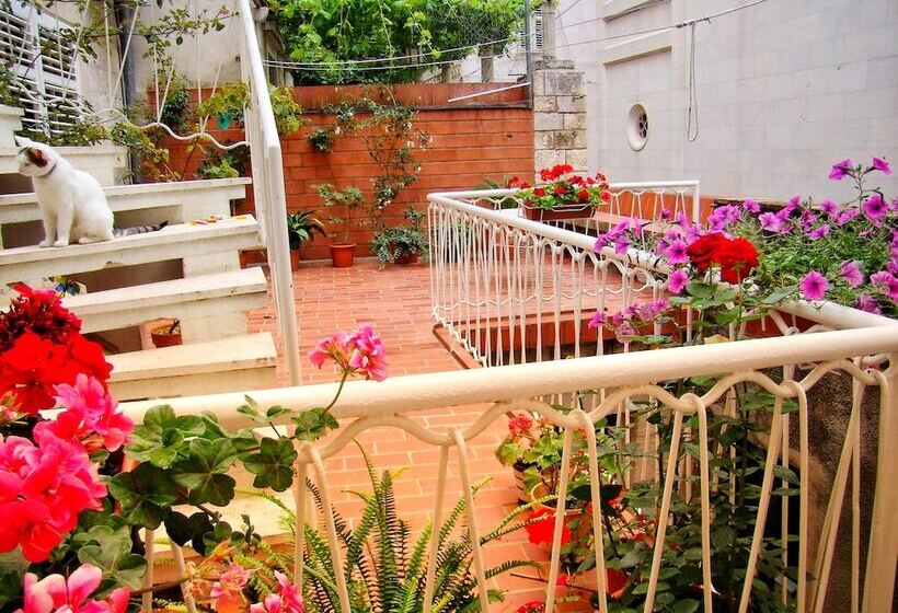 Heart Of The City Apartments