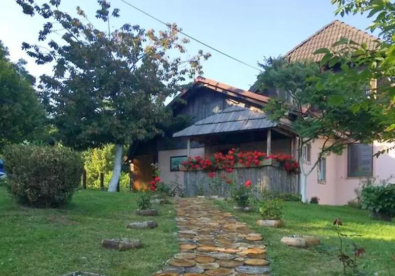 Hotelli Apartments Matovina