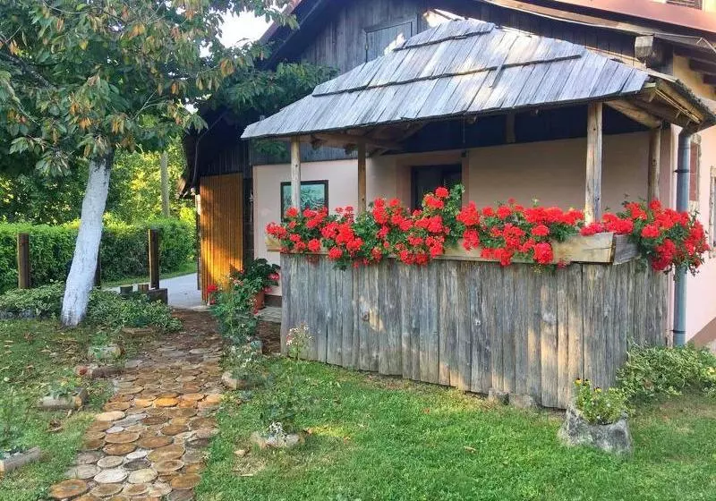 Hotelli Apartments Matovina