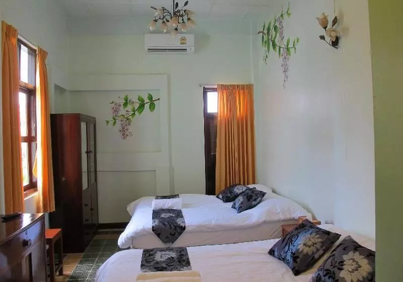 ホテル Baan Napak