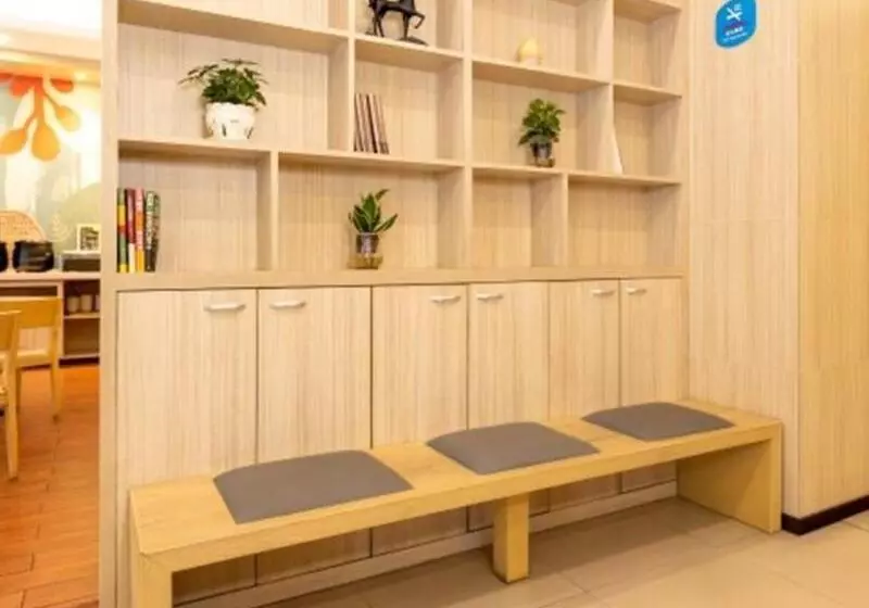 هتل Hanting  Dalian Zhongshan Square Metro Station