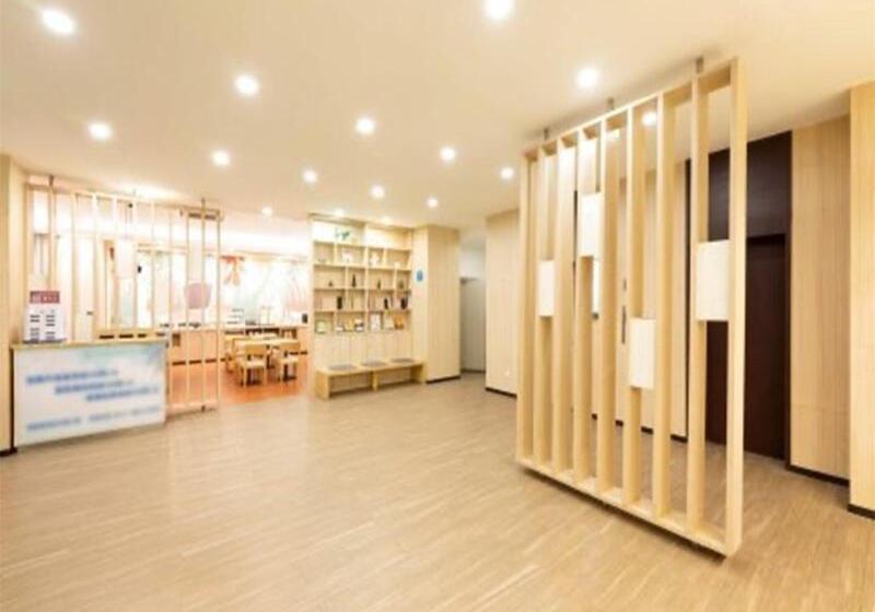 هتل Hanting Dalian Zhongshan Square Metro Station