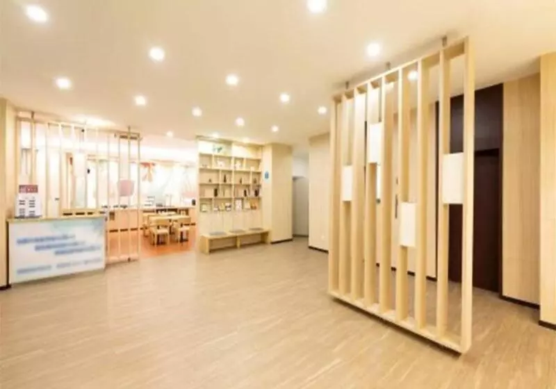 هتل Hanting  Dalian Zhongshan Square Metro Station