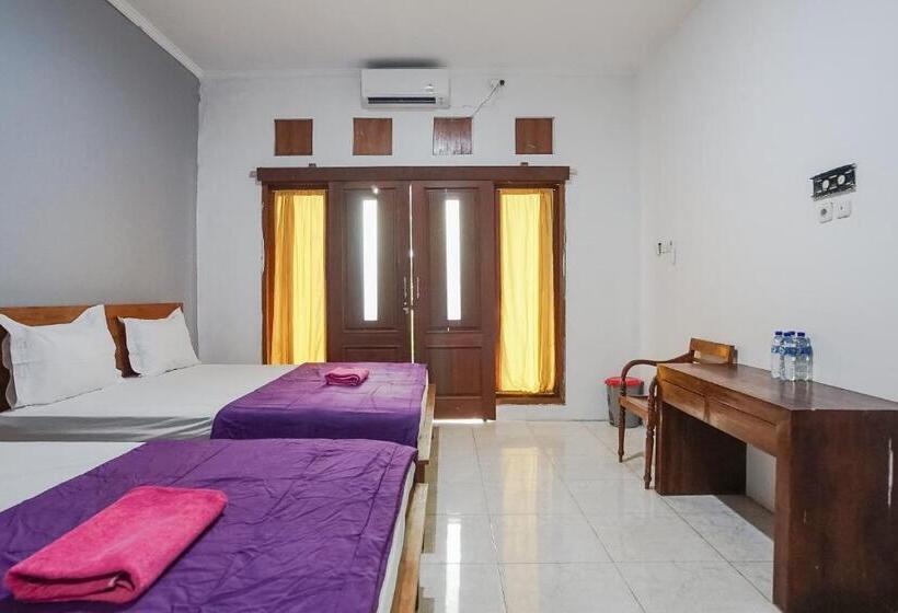 בית מלון כפרי Ketapang Guesthouse Echo Beach Canggu