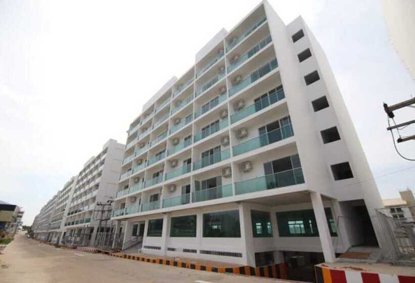 בית מלון כפרי M Village Hostel