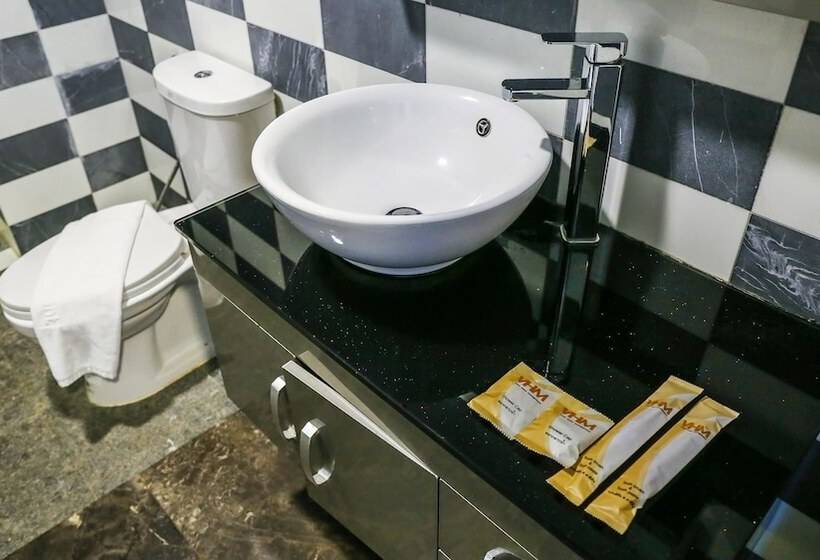 בית מלון כפרי M Village Hostel