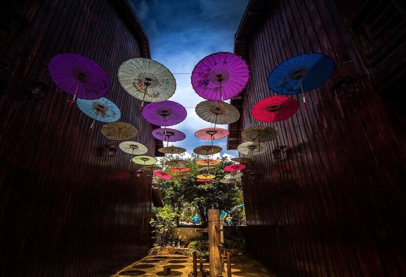 בית מלון כפרי M Village Hostel