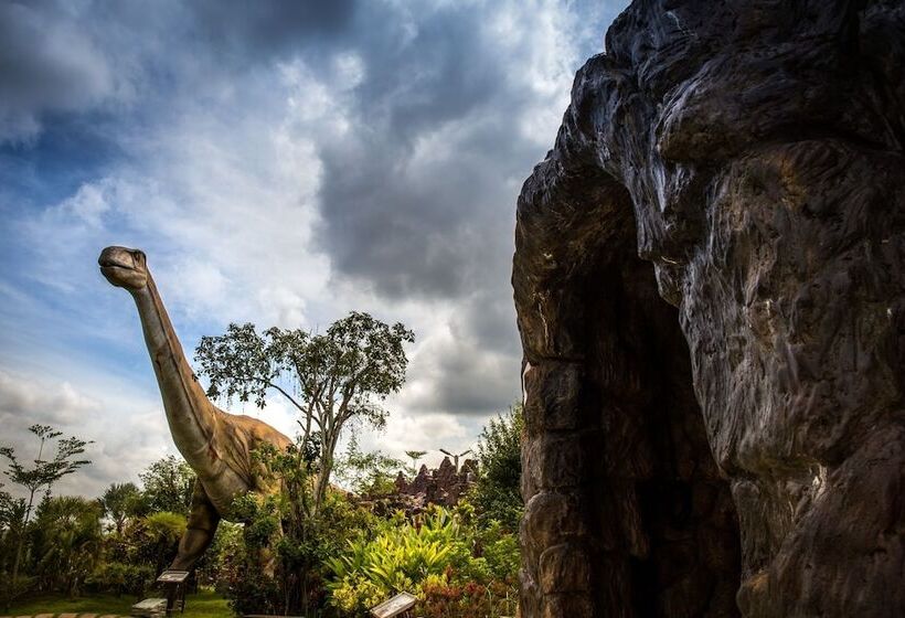 בית מלון כפרי M Village Hostel