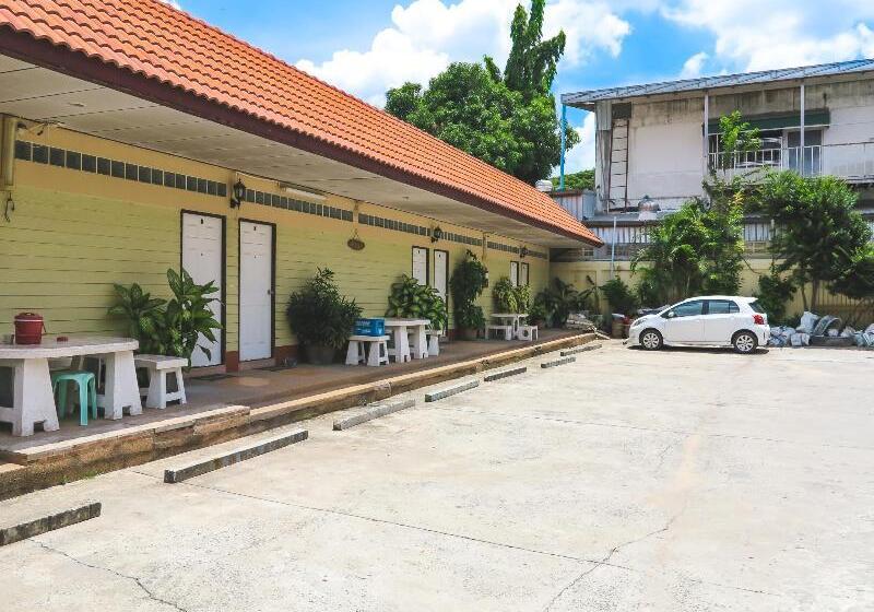 Szálloda โรงแรมนางรอง