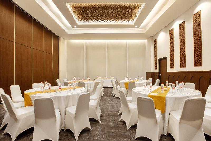 בית מלון כפרי Santika Gresik