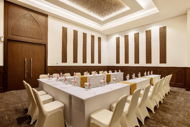 בית מלון כפרי Santika Gresik