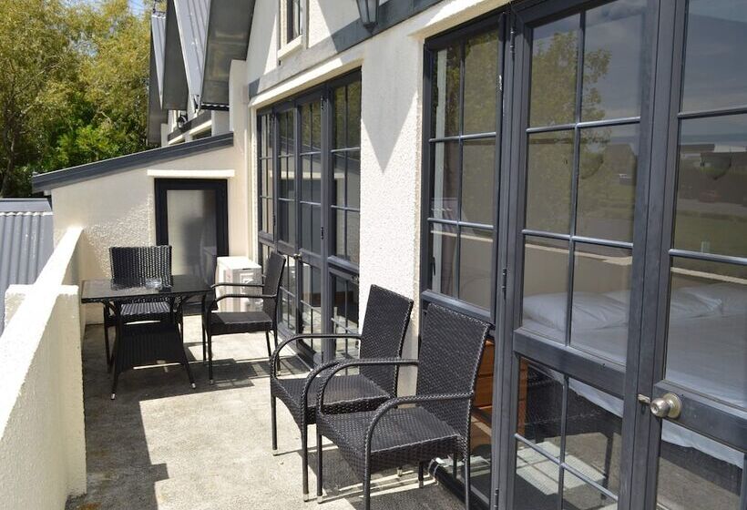 فندق Salty Dog Inn