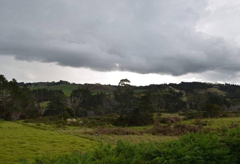 فندق Salty Dog Inn