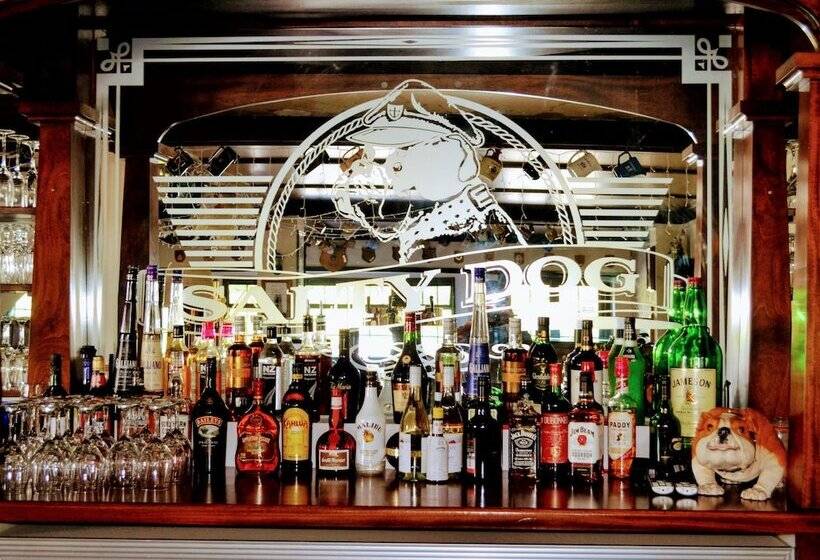 فندق Salty Dog Inn