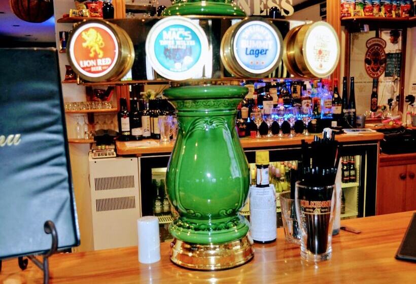 فندق Salty Dog Inn