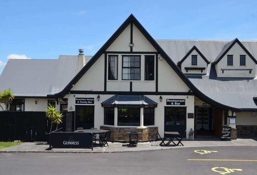 فندق Salty Dog Inn