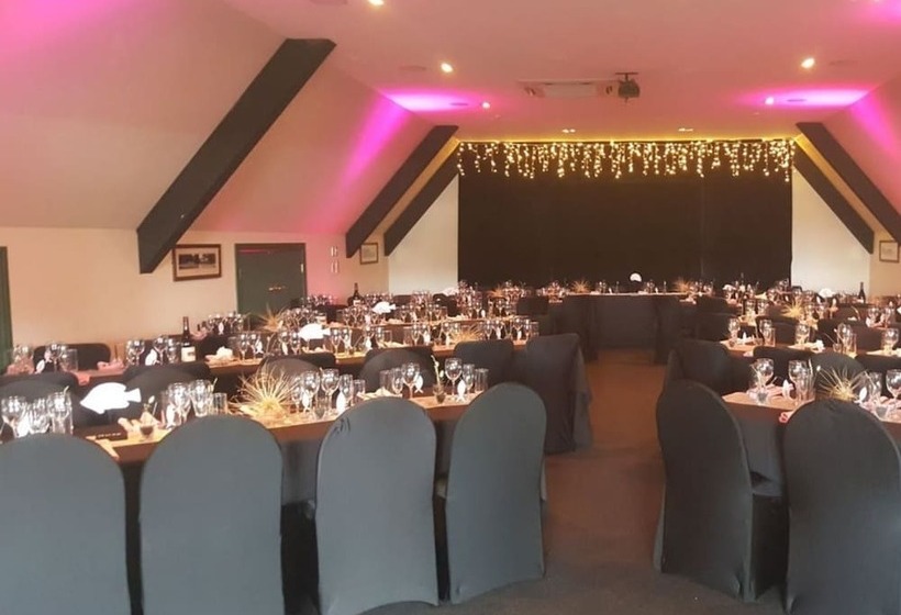 فندق Salty Dog Inn