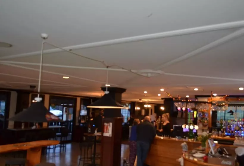 Hotelli Salty Dog Inn