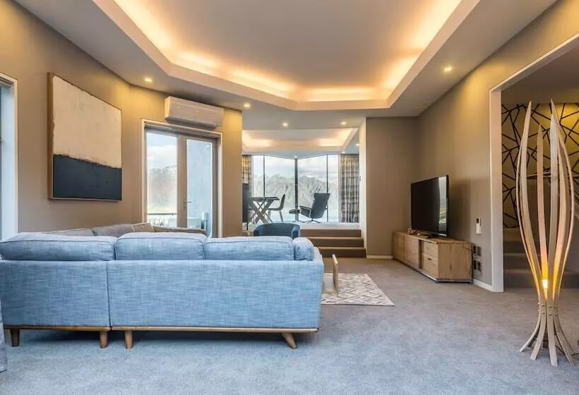 Infinity Collection Queenstown Luxury House