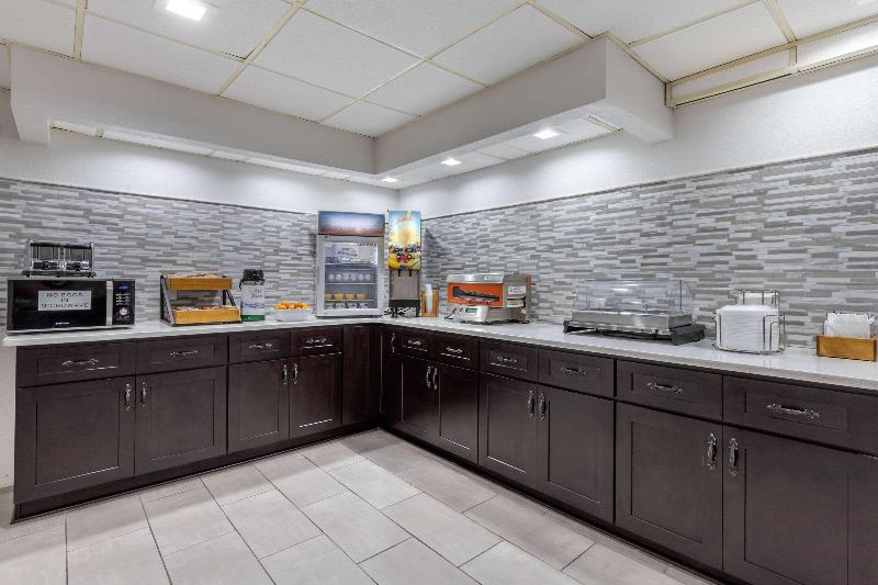 Suburban Extended Stay Hotel At The University