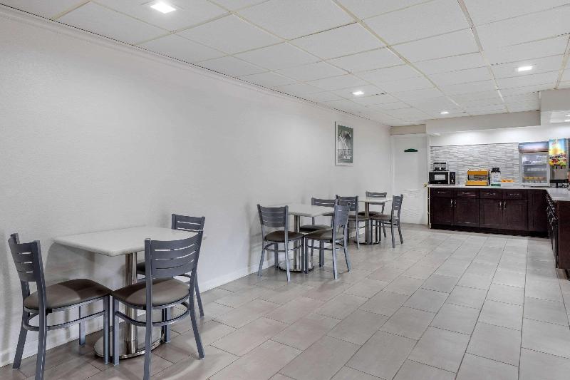 Suburban Extended Stay Hotel At The University