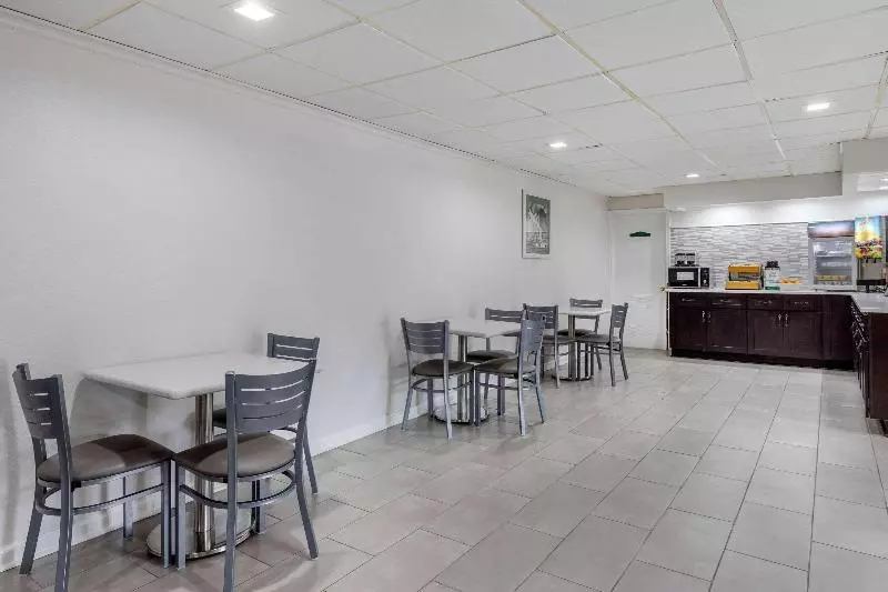 Suburban Extended Stay Hotel At The University