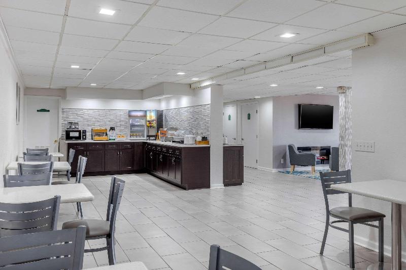 Suburban Extended Stay Hotel At The University