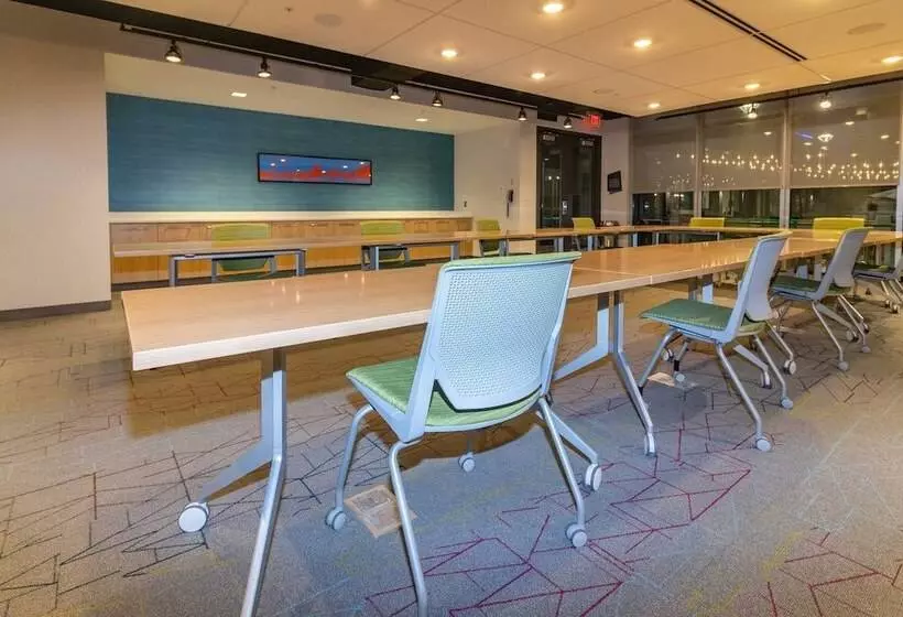 ホテル Aloft St. Louis Cortex