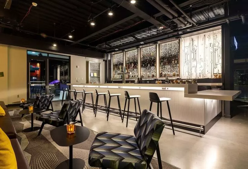 ホテル Aloft St. Louis Cortex