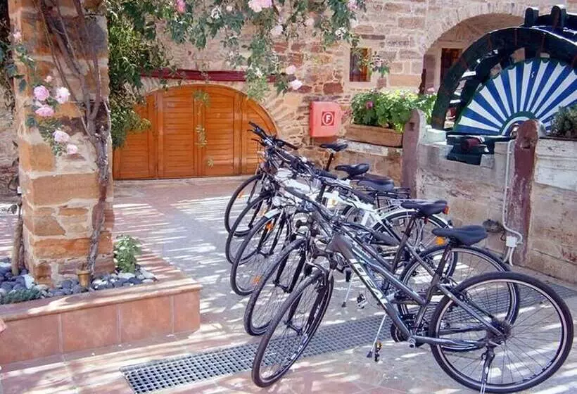 Hotelli Mouzaliko Guesthouse Mansion