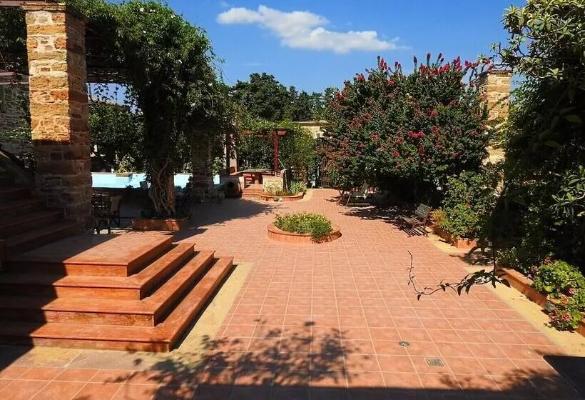 Hotelli Mouzaliko Guesthouse Mansion