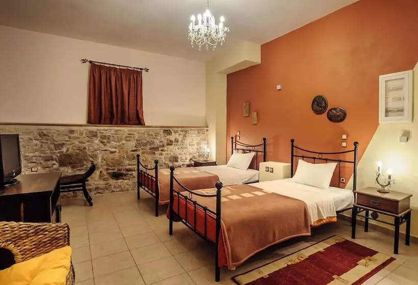 Hotelli Mouzaliko Guesthouse Mansion