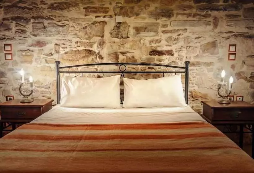 Hotelli Mouzaliko Guesthouse Mansion