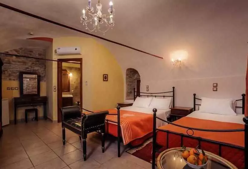 Hotelli Mouzaliko Guesthouse Mansion