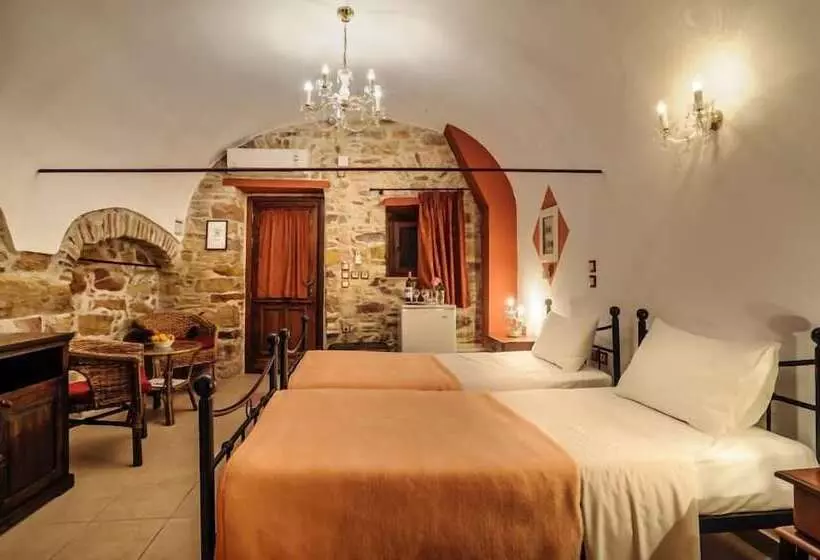Hotelli Mouzaliko Guesthouse Mansion